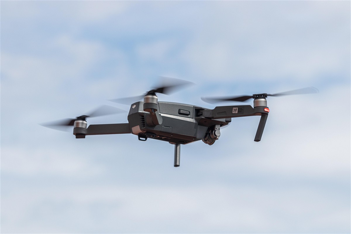 Drone på himmelen - Klikk for stort bilde